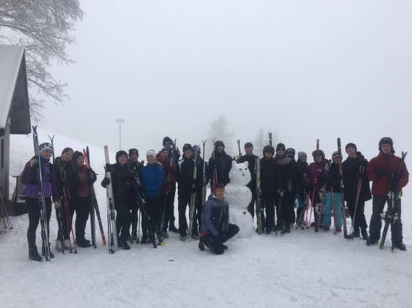 Ne, to není apríl: Nefalšovaná zima a naši studenti na lyžařském výcviku