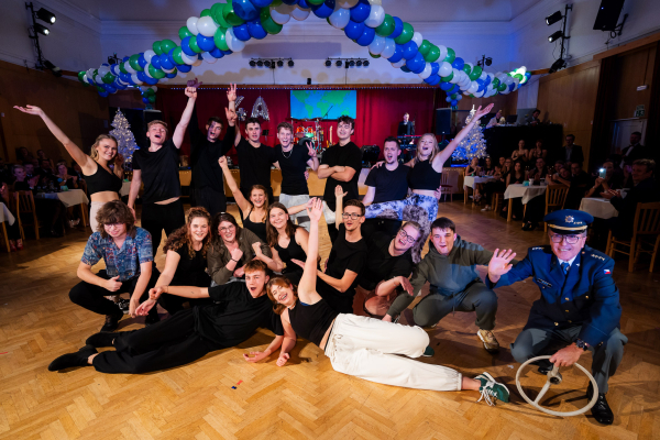 Studenti 4.A si báječně užili svůj maturitní ples