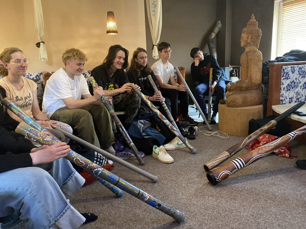 Etnokurz - koncert a workshop - didgeridoo v hronovské čajovně U Bílého draka