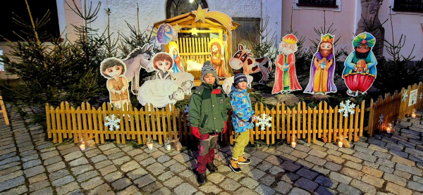 SBÍRKA a PAPÍROVÝ BETLÉM