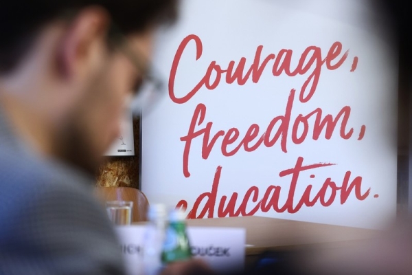 Nabídka pro studenty: Možnost studovat v USA a Velké Británii