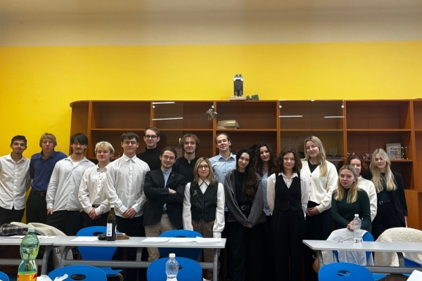 Cambridge poprvé na Gymnáziu Broumov: Studenti excelovali, Ondřej Čejchan  dosáhl úrovně C2