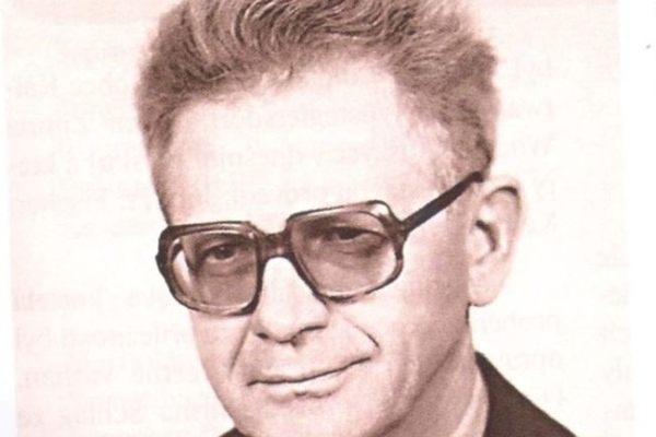 Pedagogická glosa - Stando, stále žiješ