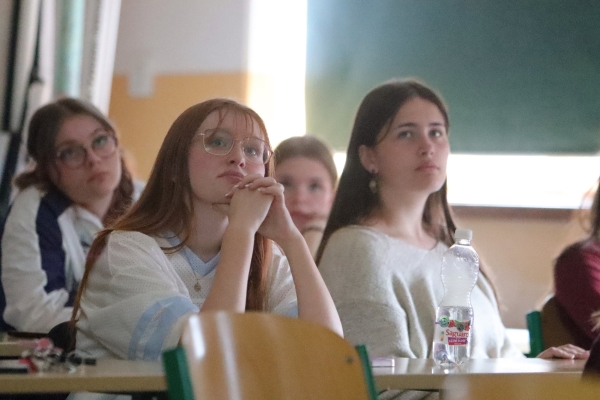 Science Day na Gymnáziu Broumov: Věda na vlastní kůži