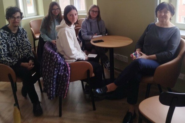 Naše Broumovsko uveřejnilo rozhovor našich studentů 