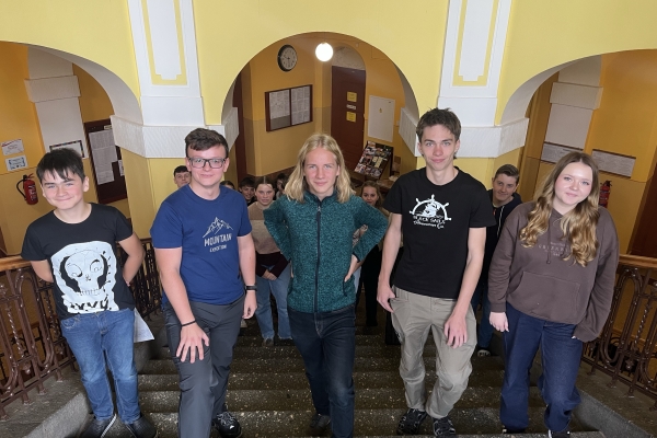 Předsedou studentského parlamentu sextán Jan Gruner